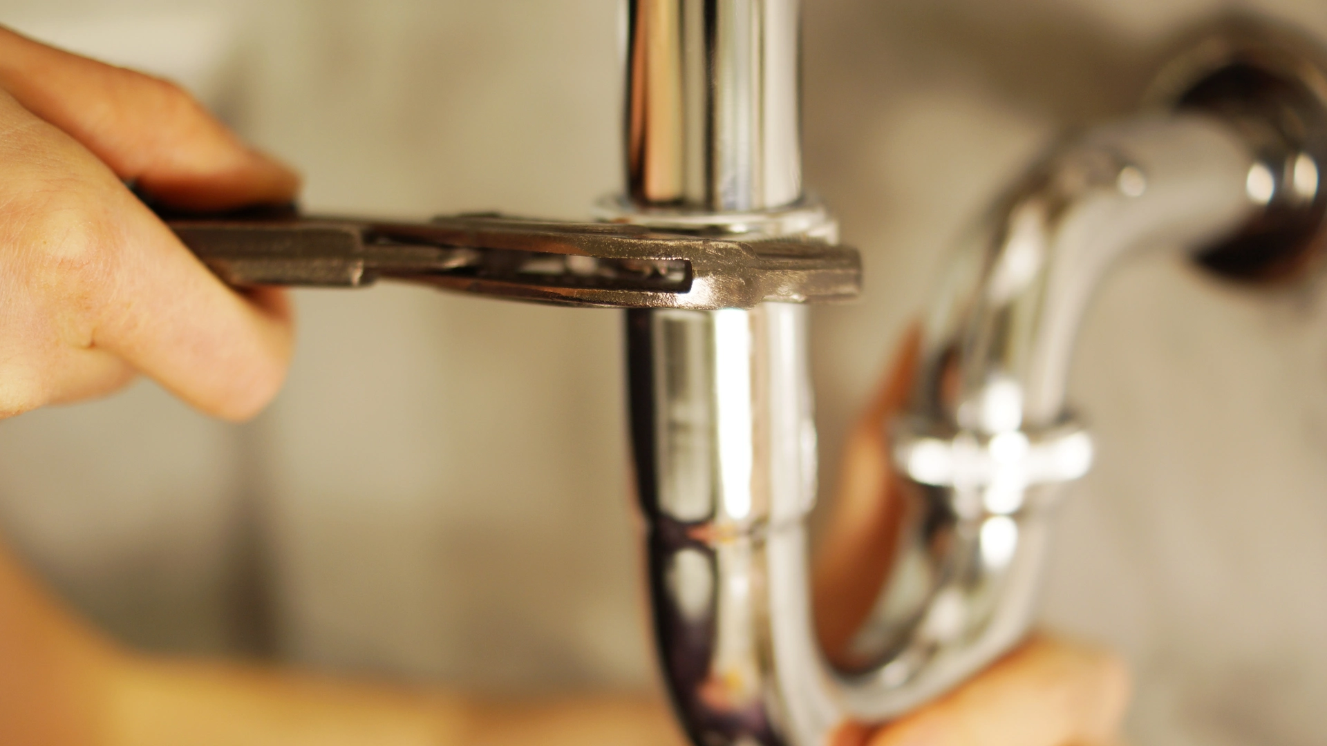 lone plumbing hero img